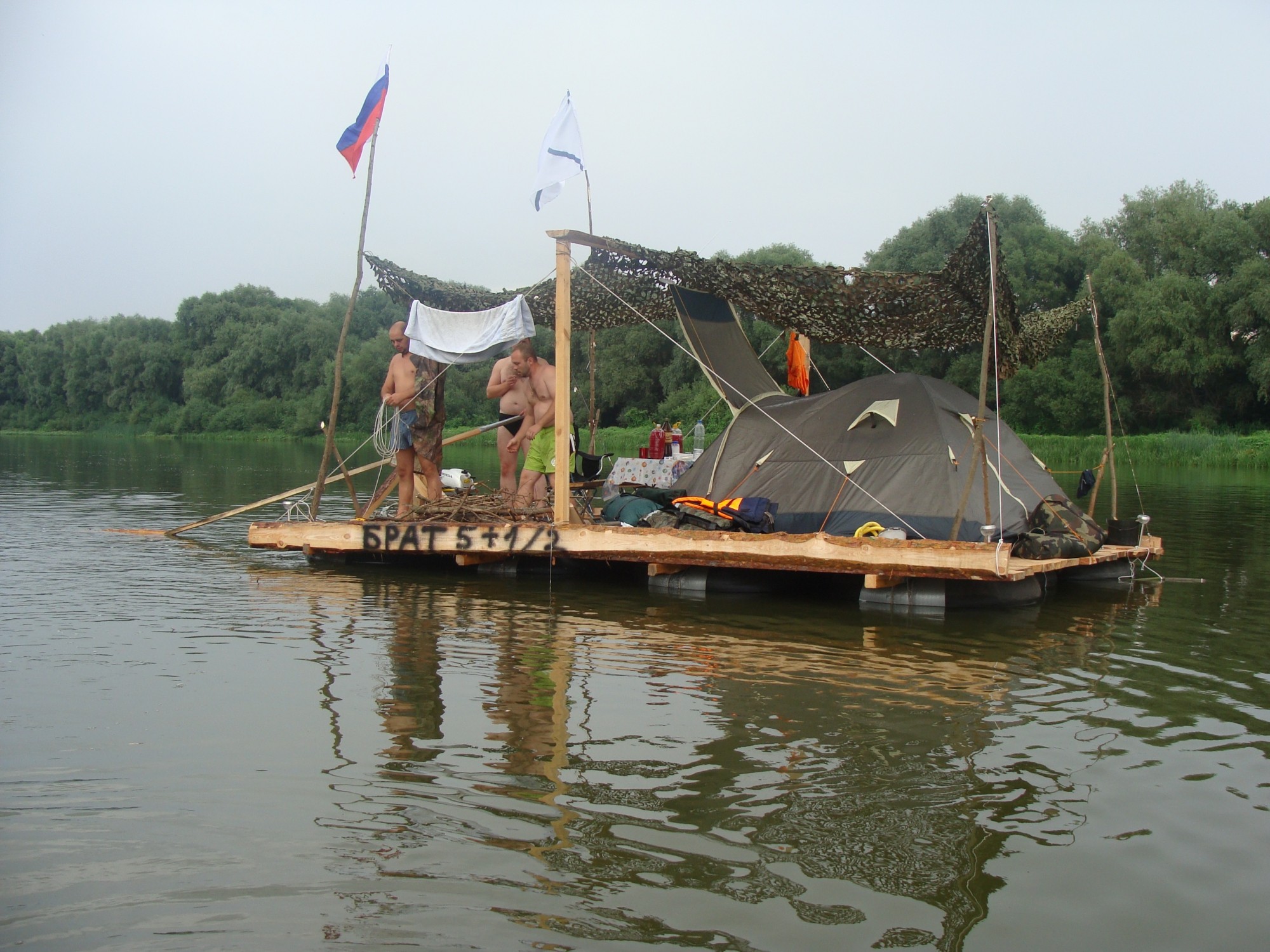 Плот для сплава по реке