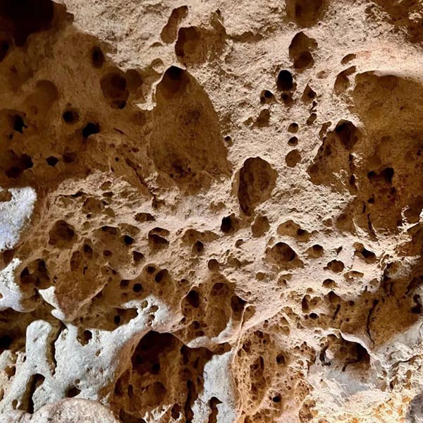 Структура стен пещеры Таврида