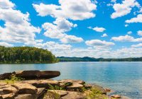 В США есть множество спокойных озер для спокойного летнего приключения.