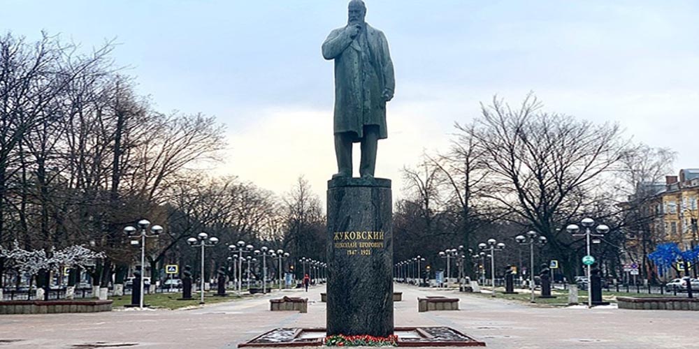 Памятник Жуковскому в г. Жуковский
