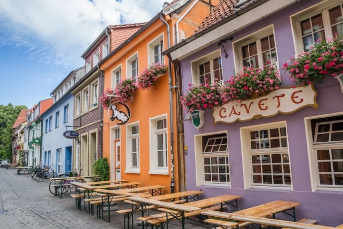 Красочные улицы и бары Мюнстера в Германии