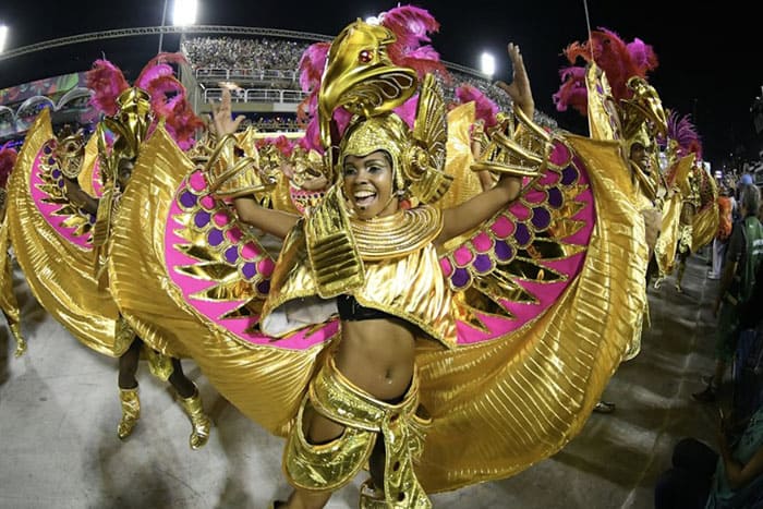 Карнавал — одно из самых ярких событий Бразилии