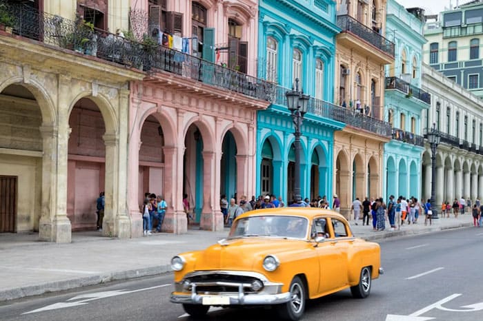 Кубинская архитектура сохраняет определимый «кубинский характер», который отличает ее от других мест. Красота!