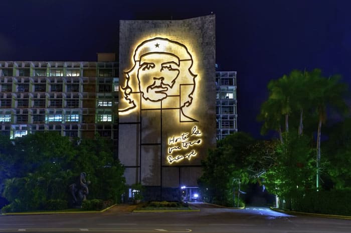 Следы революционной истории и духа Кубы видны повсюду в стране. Красота!